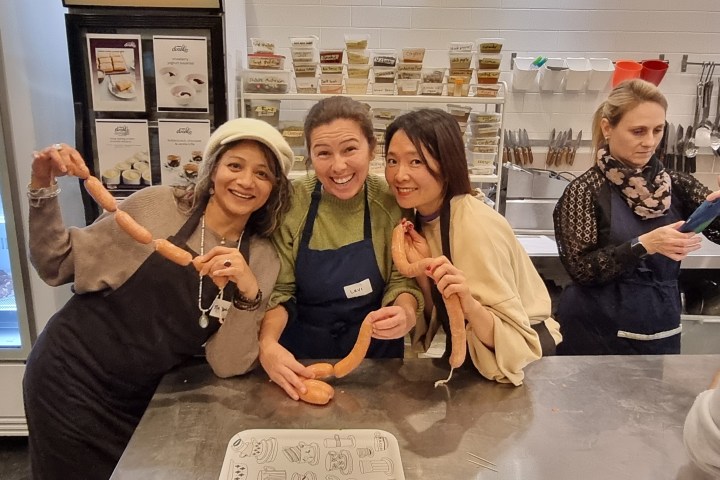 girlgeniuss ™ et al. sitting at a table